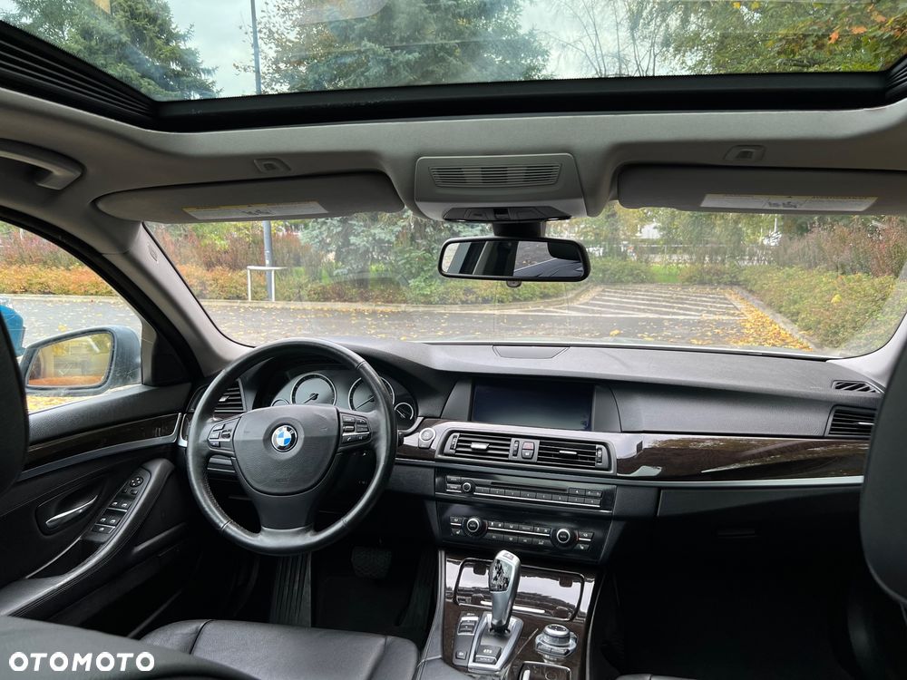 BMW Seria 5 535i xDrive - 24