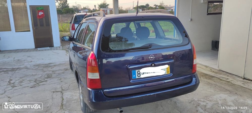 Opel Astra Caravan - 9