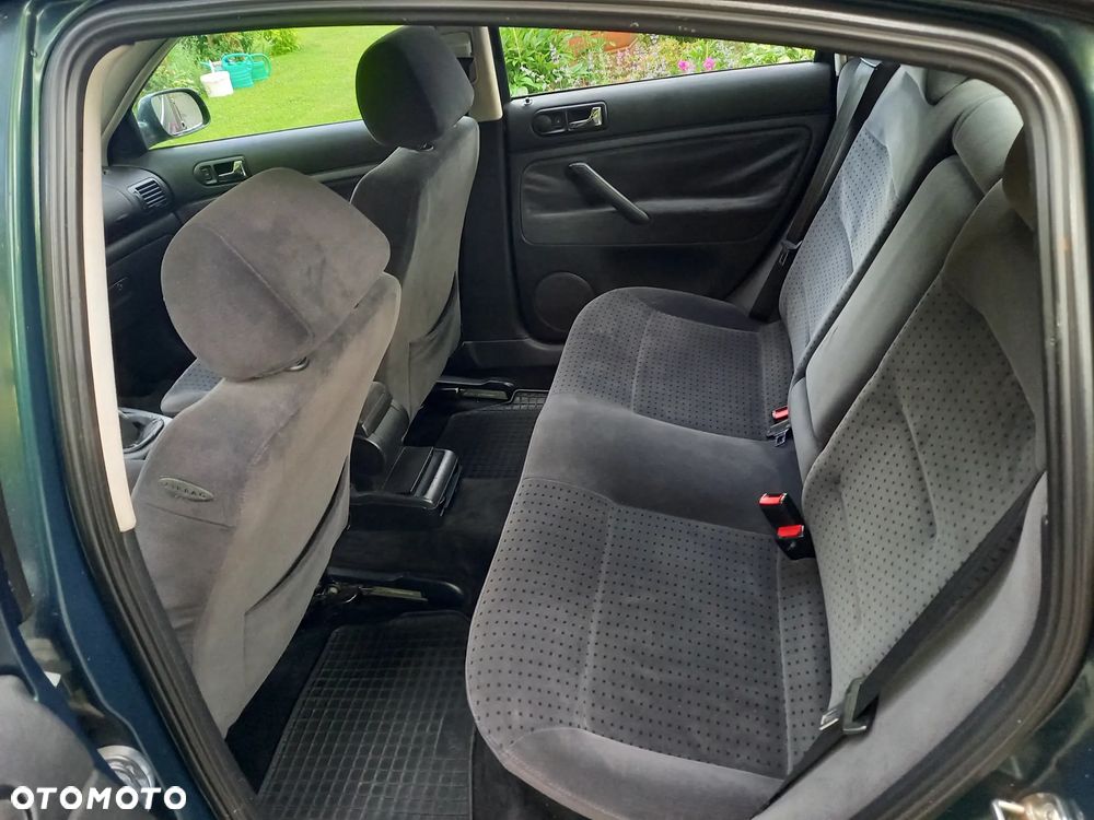 Volkswagen Passat 1.8T - 2