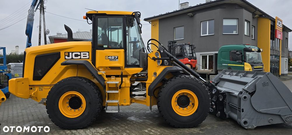 JCB - 7