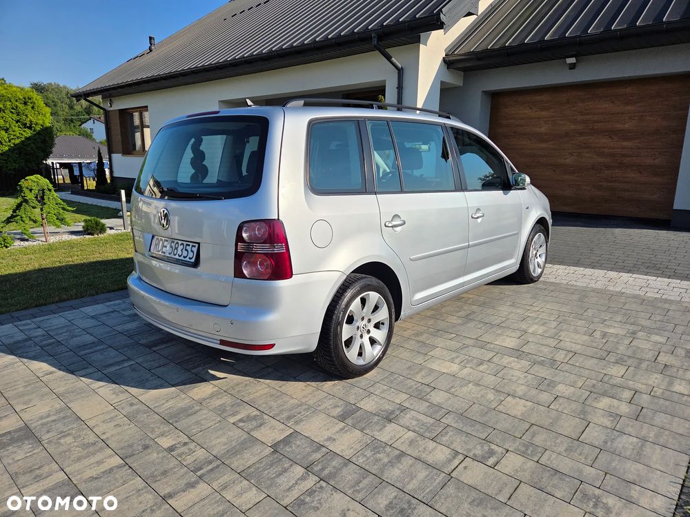 Volkswagen Touran 2.0 TDI Q-Line - 4