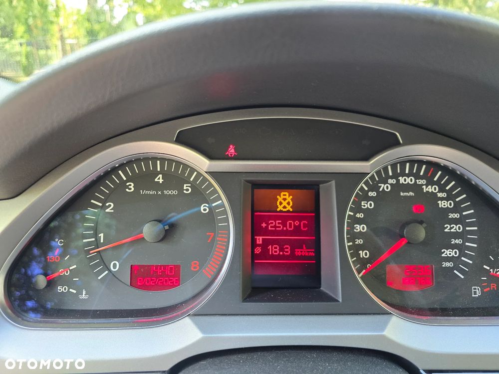 Audi A6 Limousine 2.4 - 4