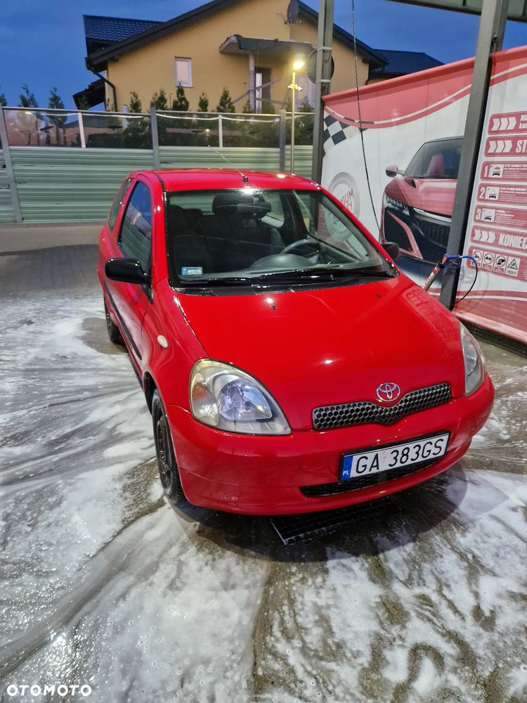 Toyota Yaris 1.0 Base - 2