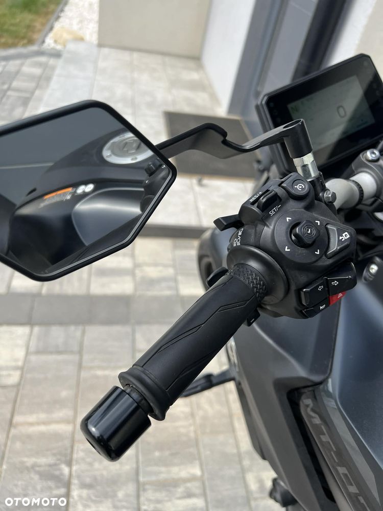 Yamaha MT - 17