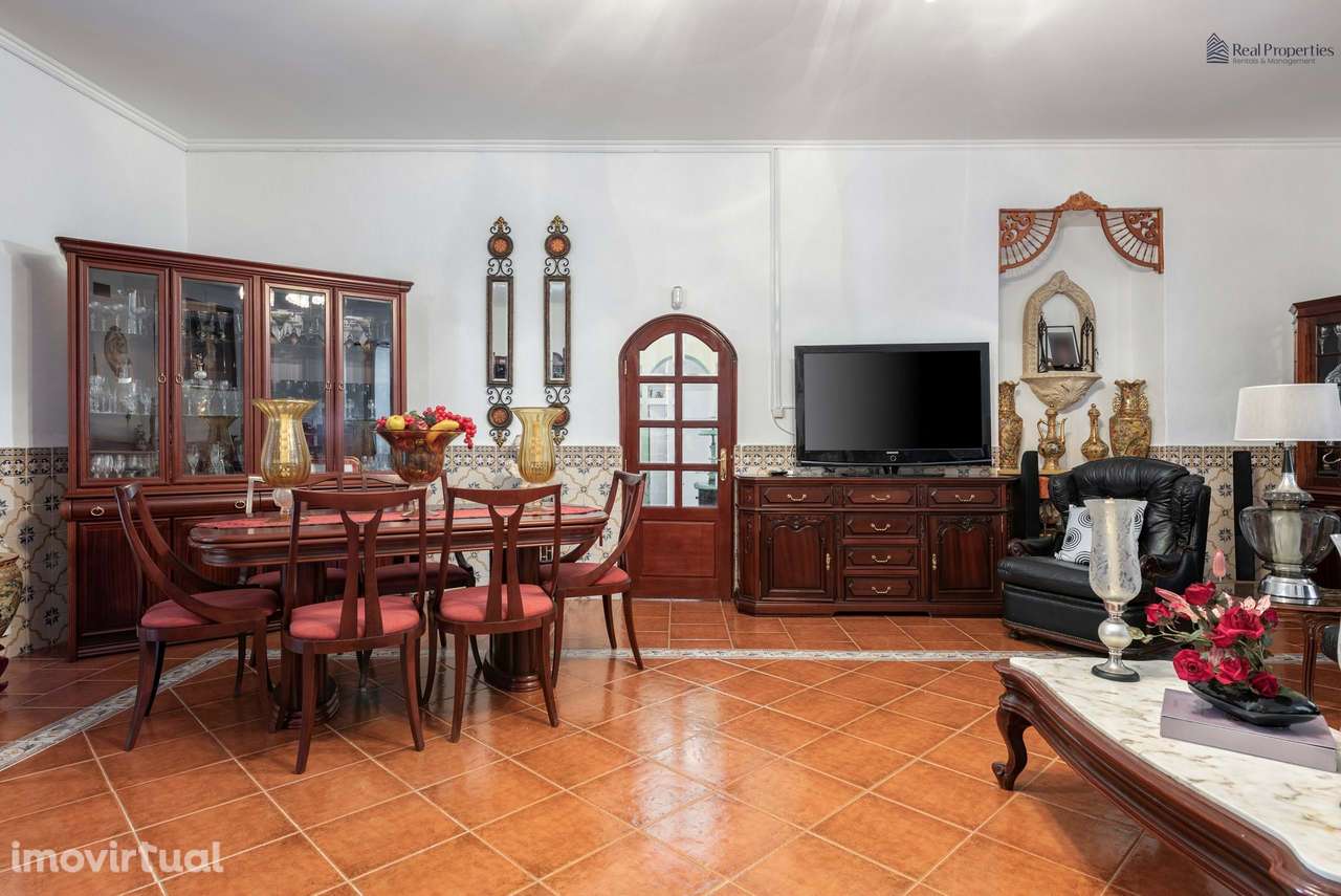 Encanto Algarvio – Moradia Térrea Isolada com Piscina e Jardim - Grande imagem: 5/54