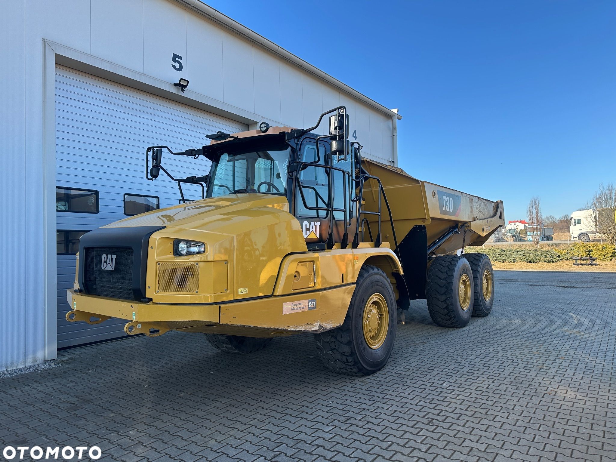 Bell B30 Cat 730 - 1