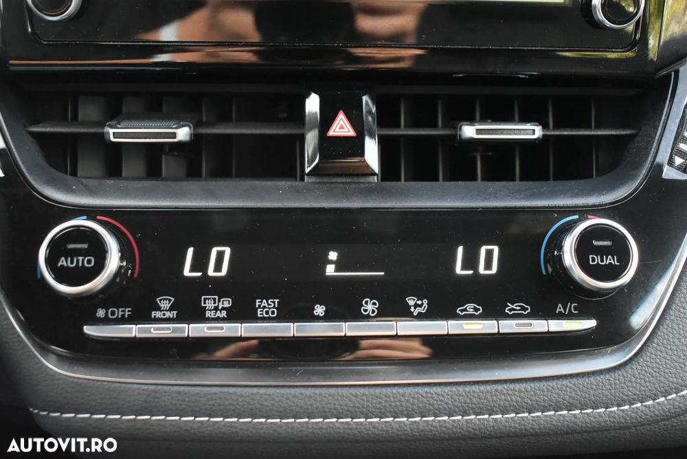 Toyota Corolla 1.8 HSD Dynamic - 10