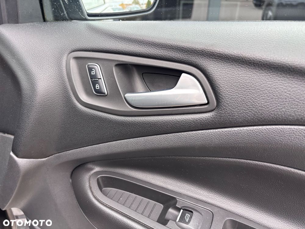 Ford Kuga 2.0 TDCi 2x4 Titanium - 36