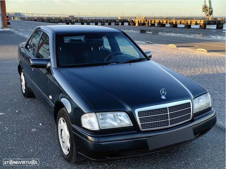 Mercedes-Benz C 220 D Classic - 23