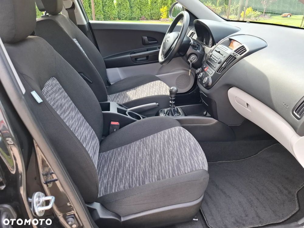 Kia Ceed 1.4 CVVT LX - 37
