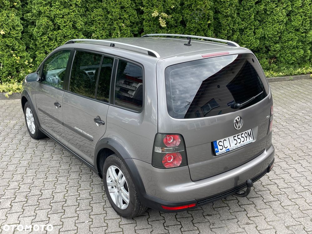Volkswagen Touran 1.4 TSI Cross - 12