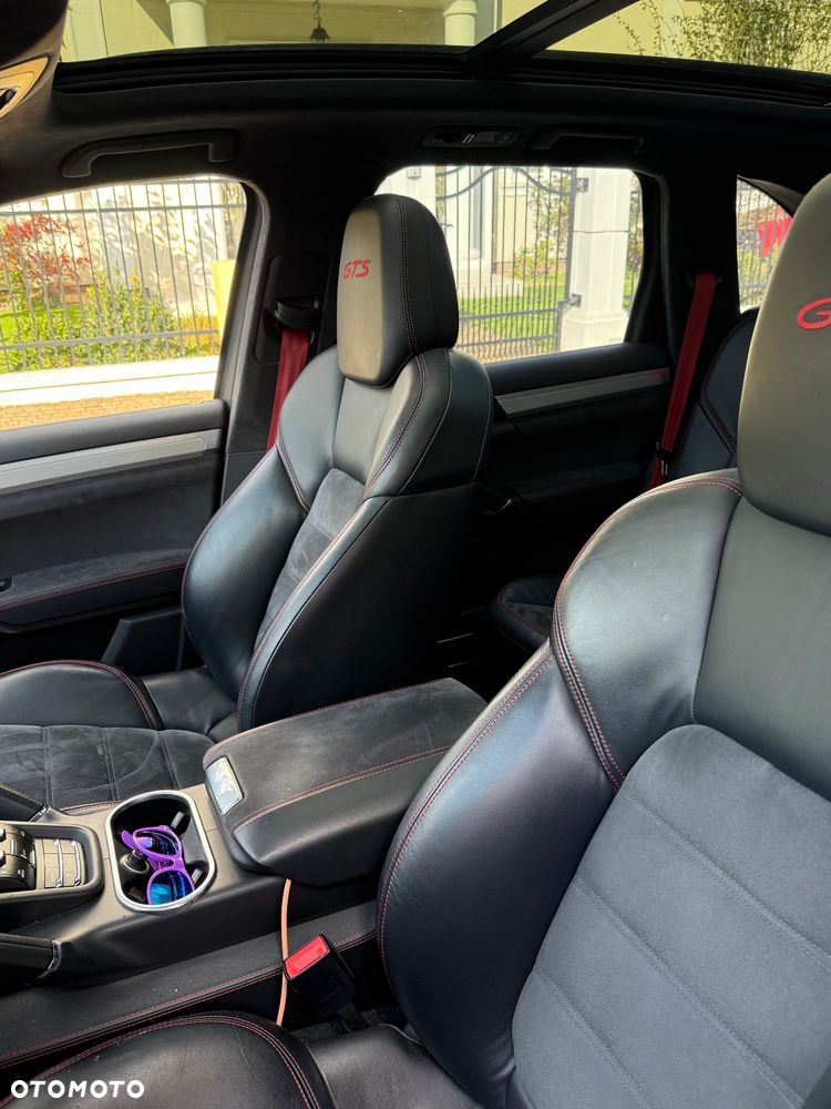 Porsche Cayenne GTS - 8