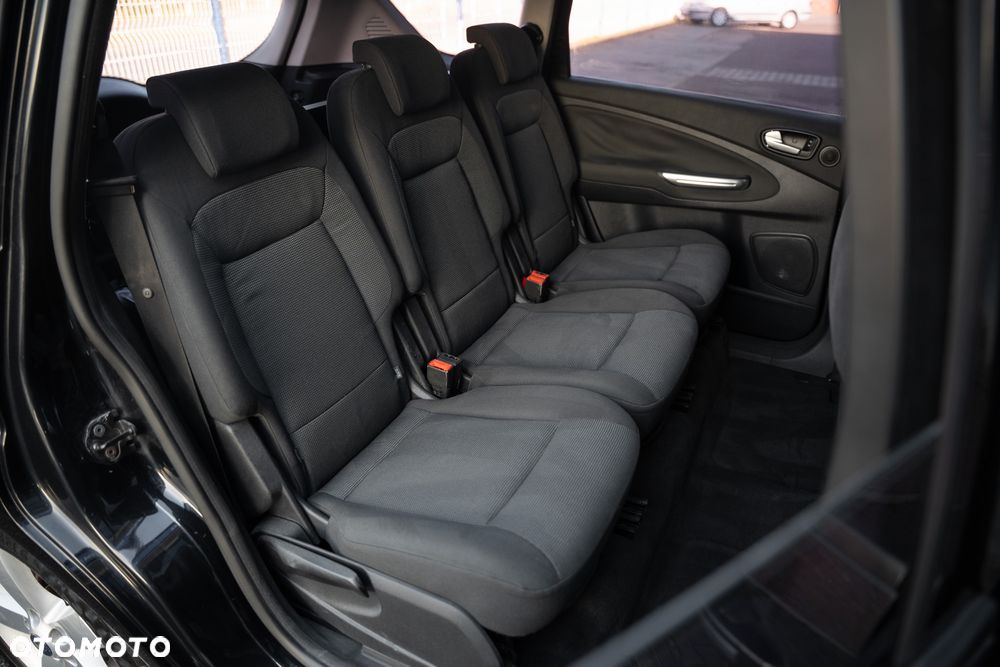 Ford S-Max 2.0 Titanium - 37