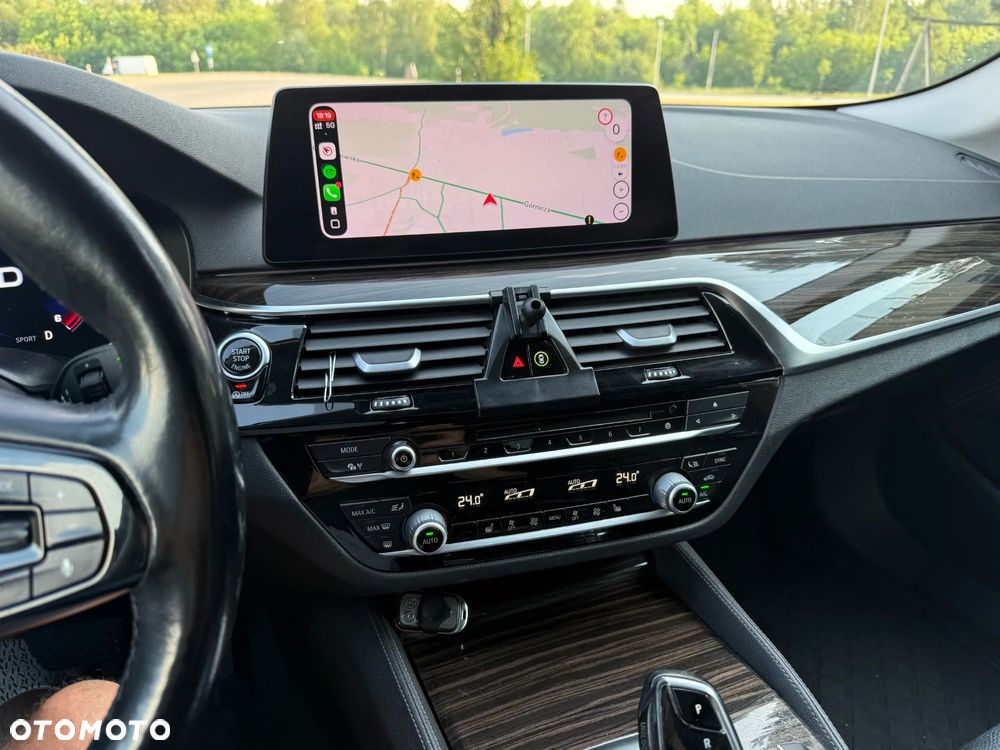 BMW Seria 5 530d xDrive Sport-Aut Luxury Line - 21