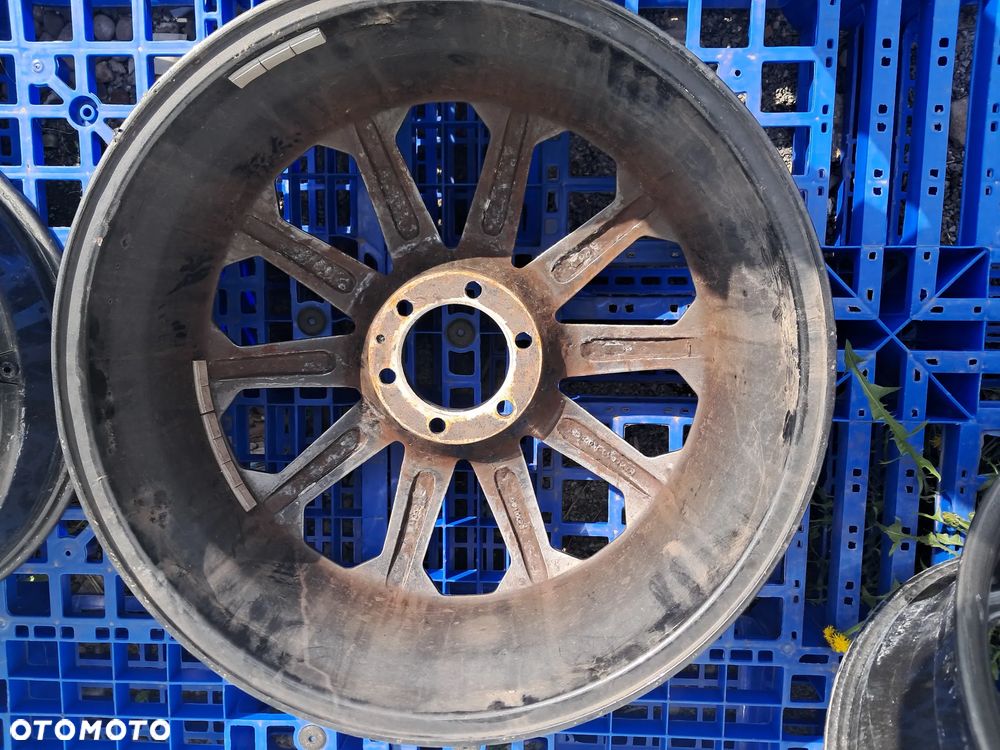 Felgi Aluminiowe R22 6×139,7  M12x1,5  67,1 - 10