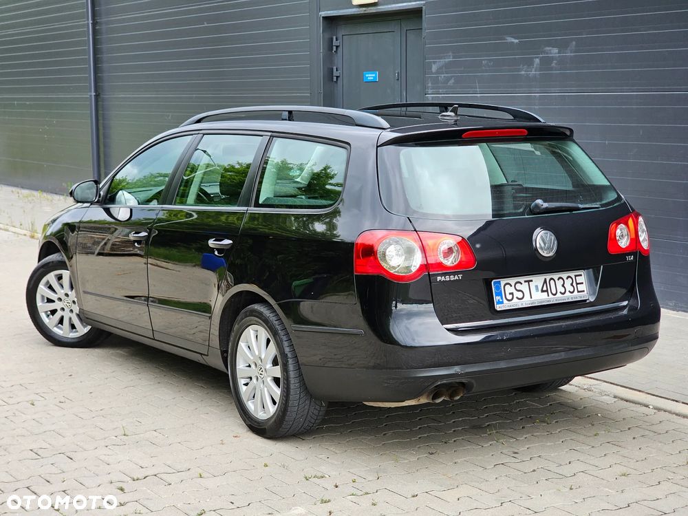 Volkswagen Passat 1.9 TDI DPF Sportline - 3