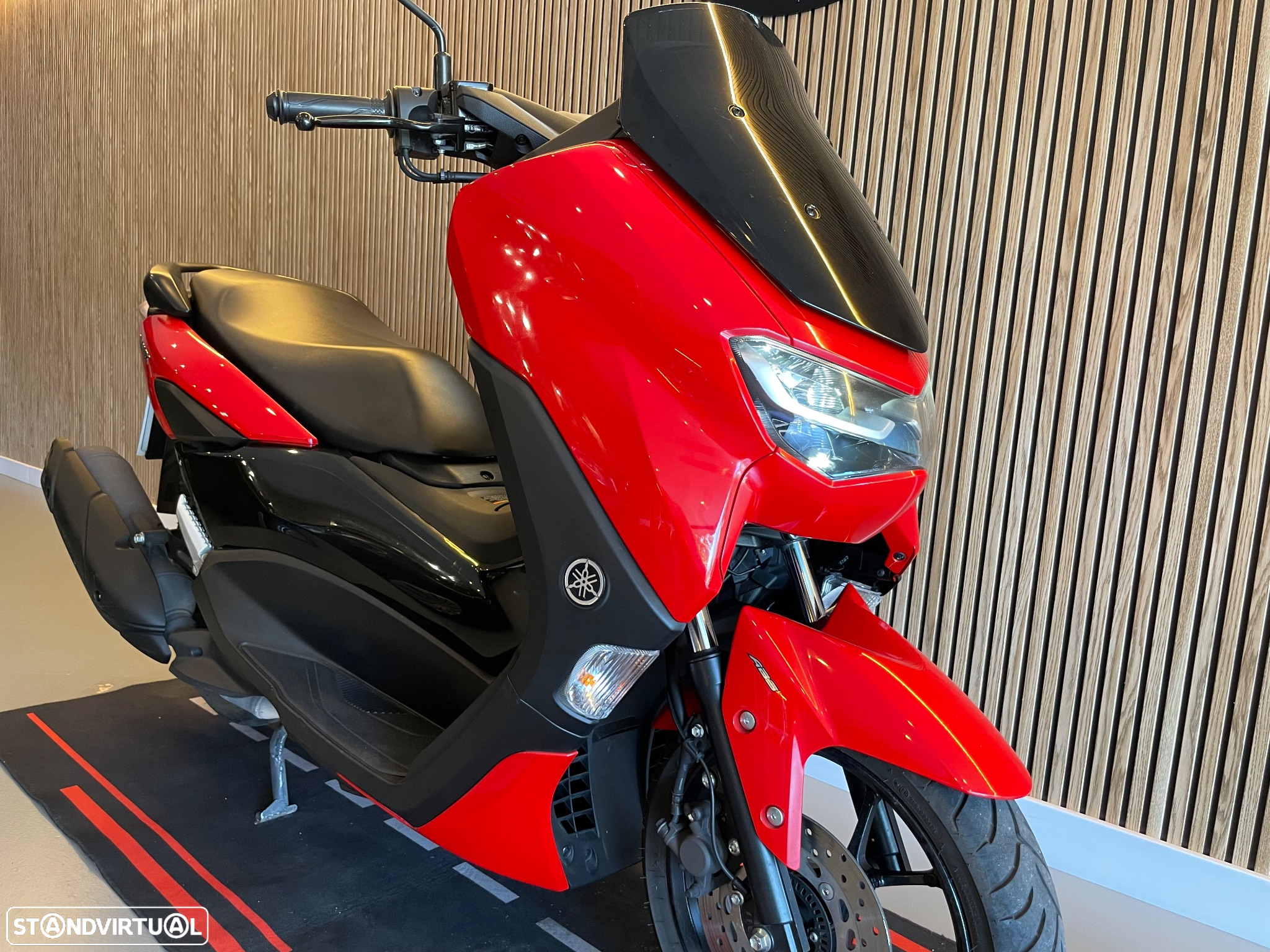 Yamaha NMAX - 17