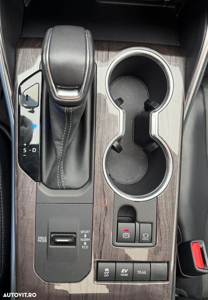 Toyota Highlander 2.5 L Hybrid Dynamic Force 248CP Luxury Pearly - 23