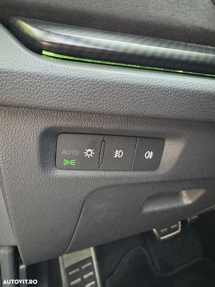 Skoda Octavia 2.0 TSI DSG RS Plus - 25