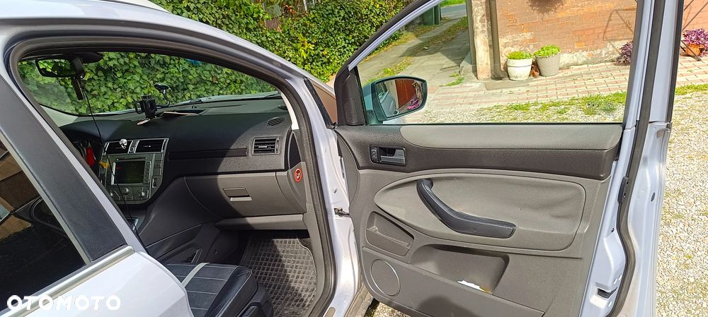 Ford Kuga 2.5 Titanium - 12