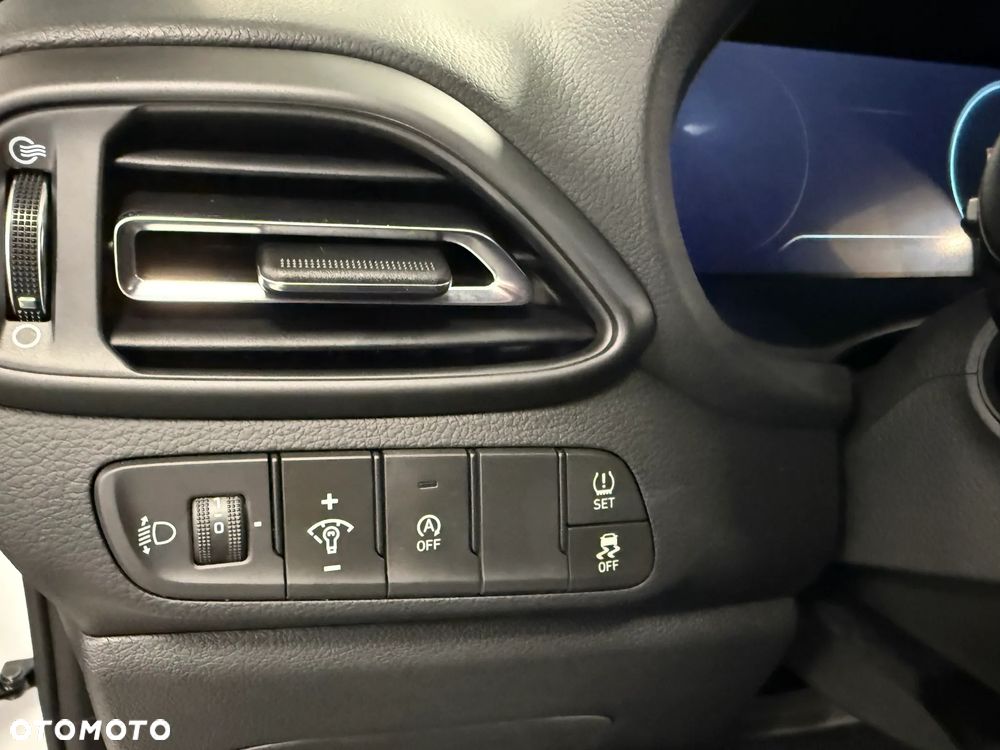 Hyundai i30 1.5 T-GDI 48V Smart - 12