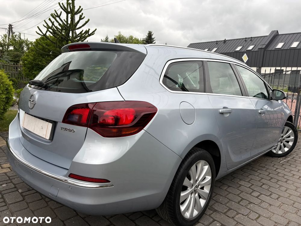 Opel Astra 1.4 Turbo Cosmo - 28