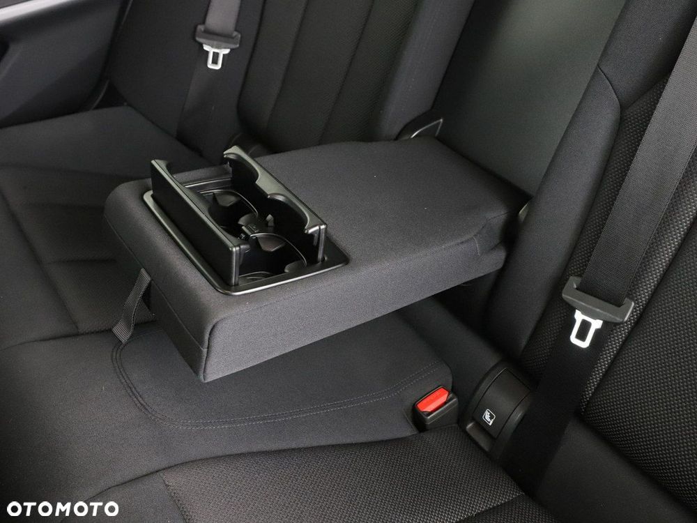 BMW Seria 3 318d - 40