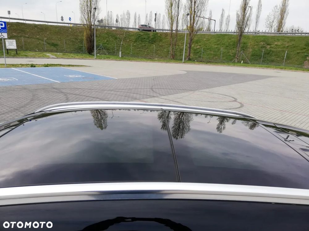 Mercedes-Benz GLA 250 4Matic 7G-DCT - 12