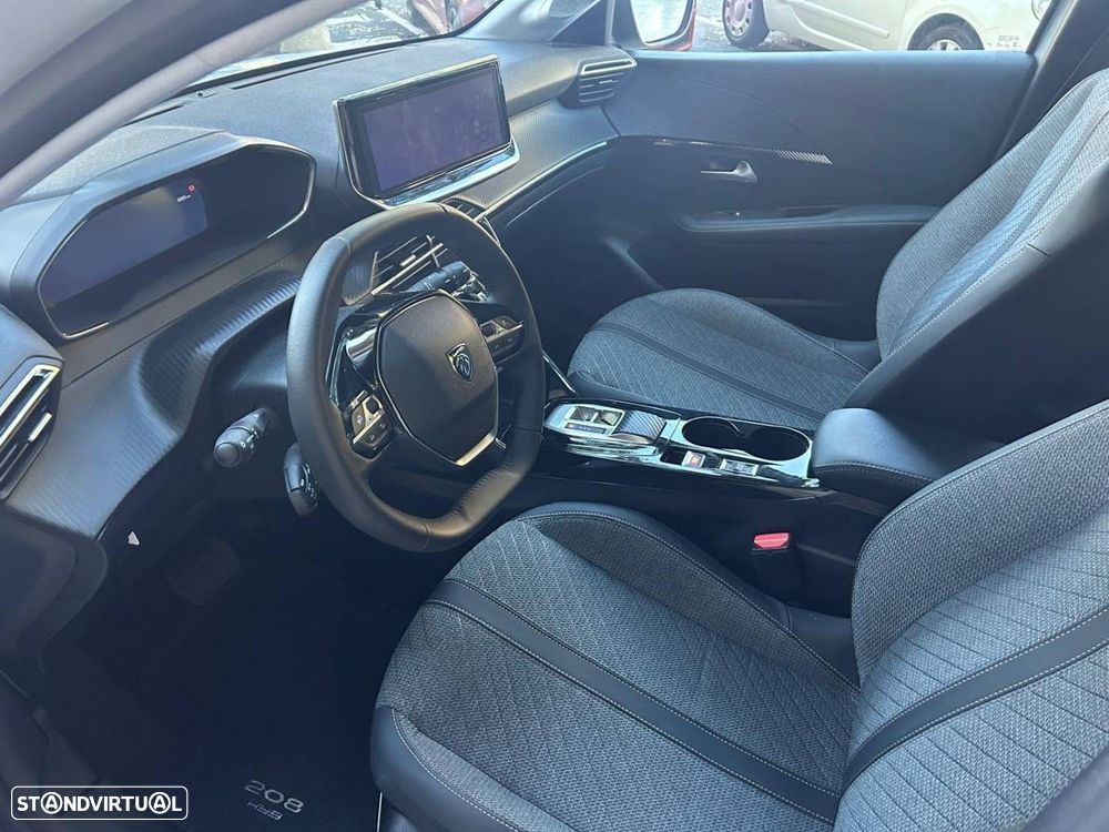 Peugeot 208 1.2 Hybrid Allure e-DCS6 - 8