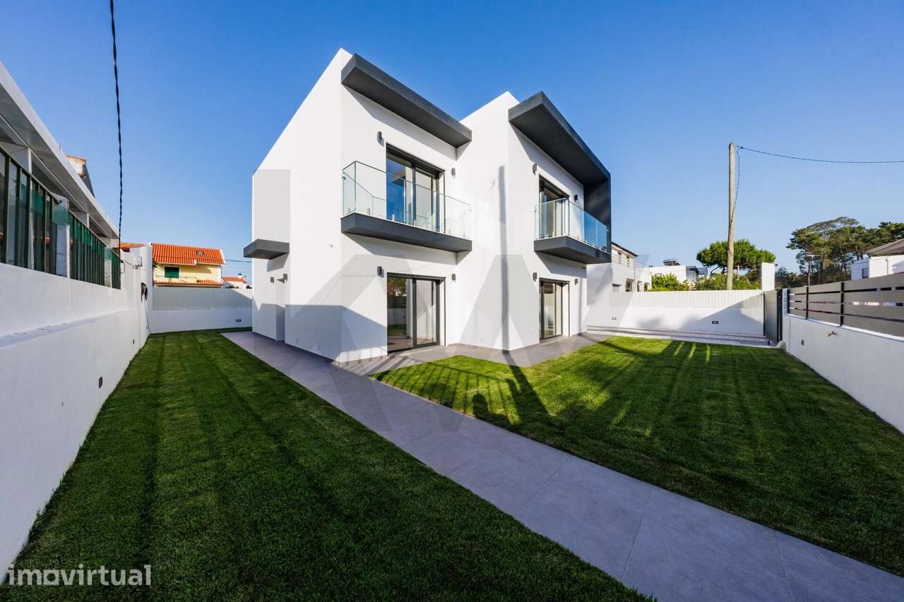 Moradia T4 Contemporânea Nova na Aroeira | Wallbox Tesla, Domótica e J - Grande imagem: 2/45