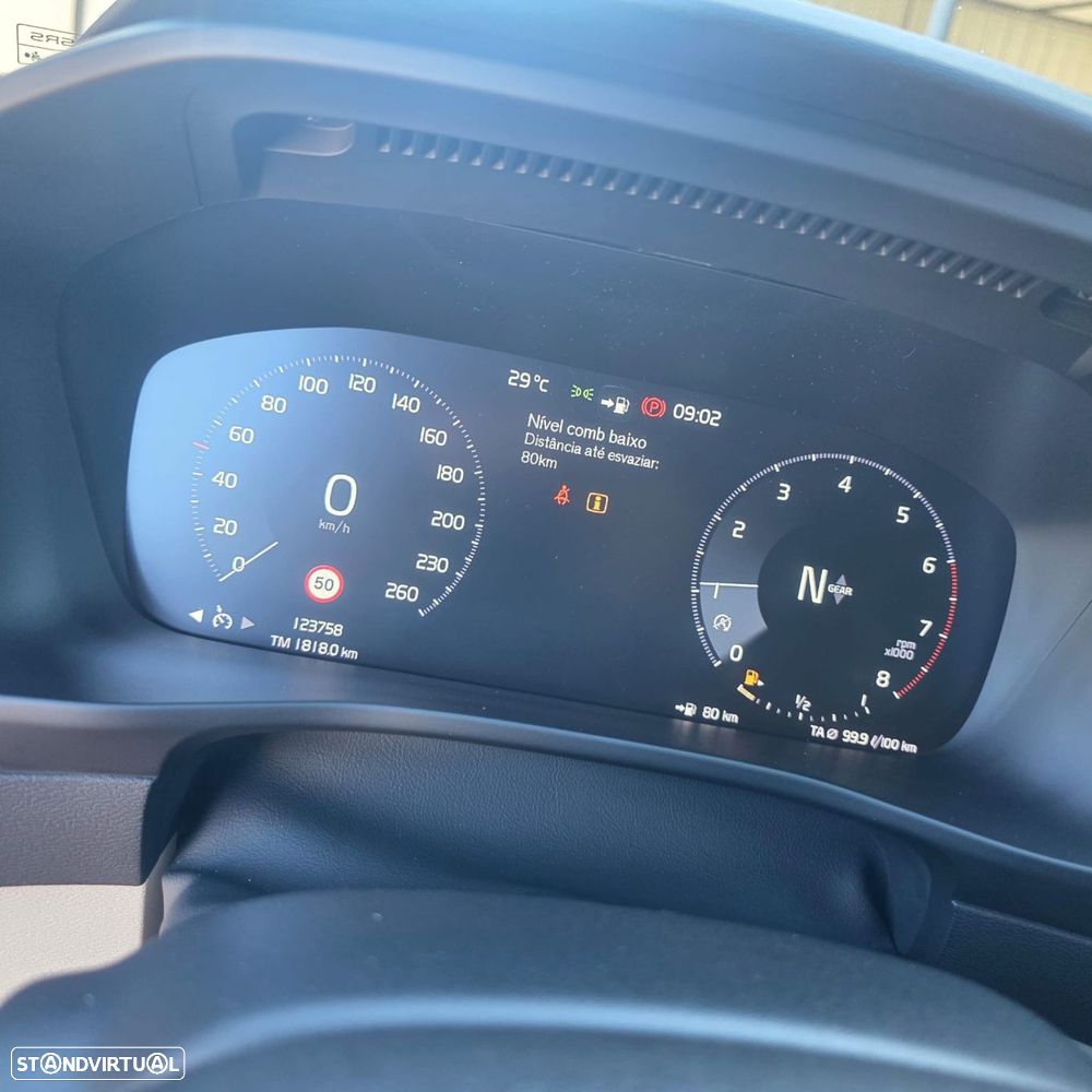 Volvo XC 40 1.5 T3 Momentum - 17
