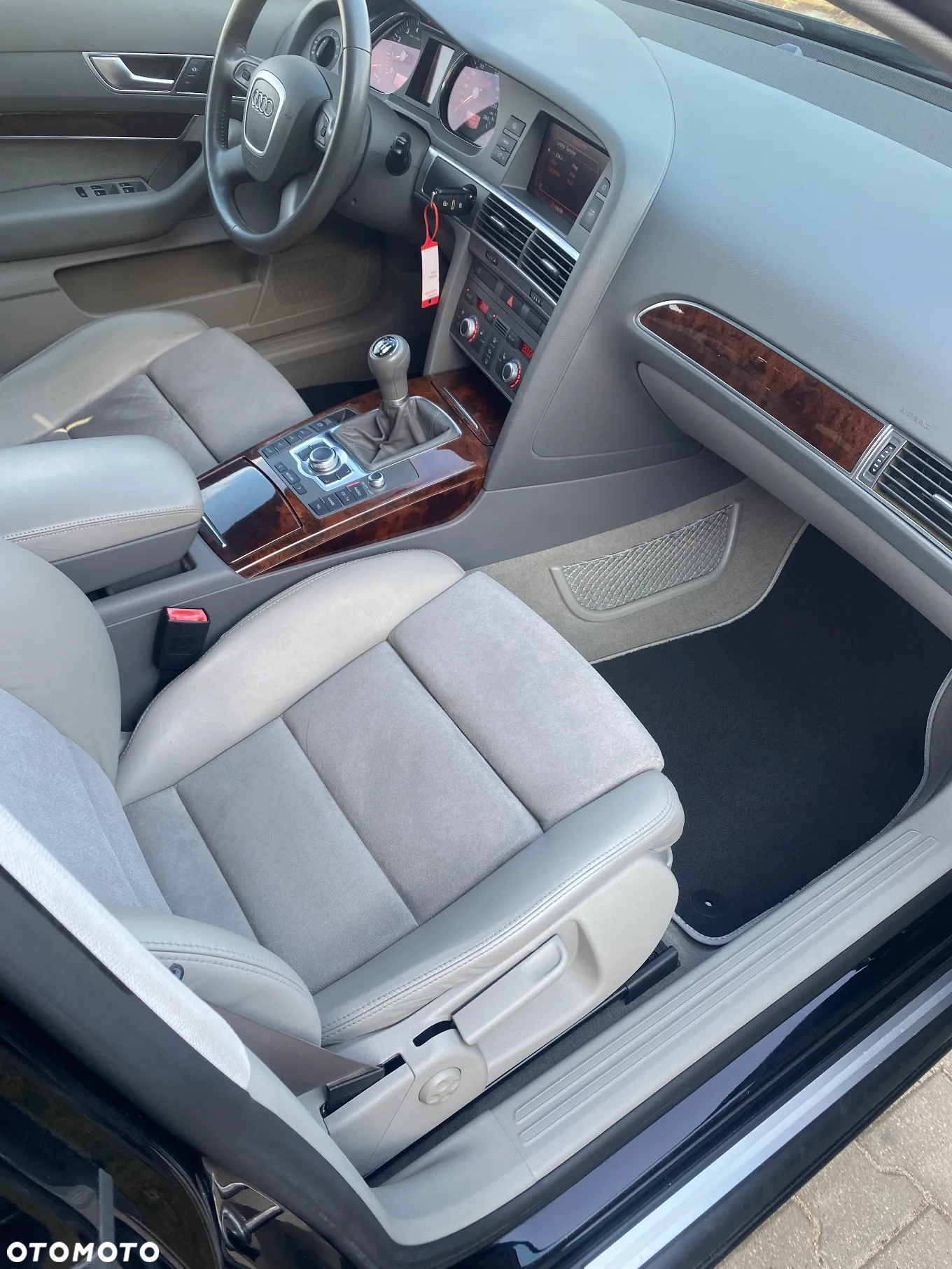 Audi A6 Avant 2.4 - 18