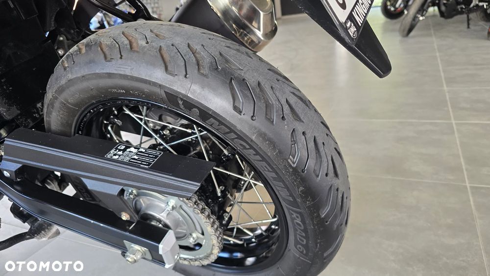 Suzuki V-STROM - 16