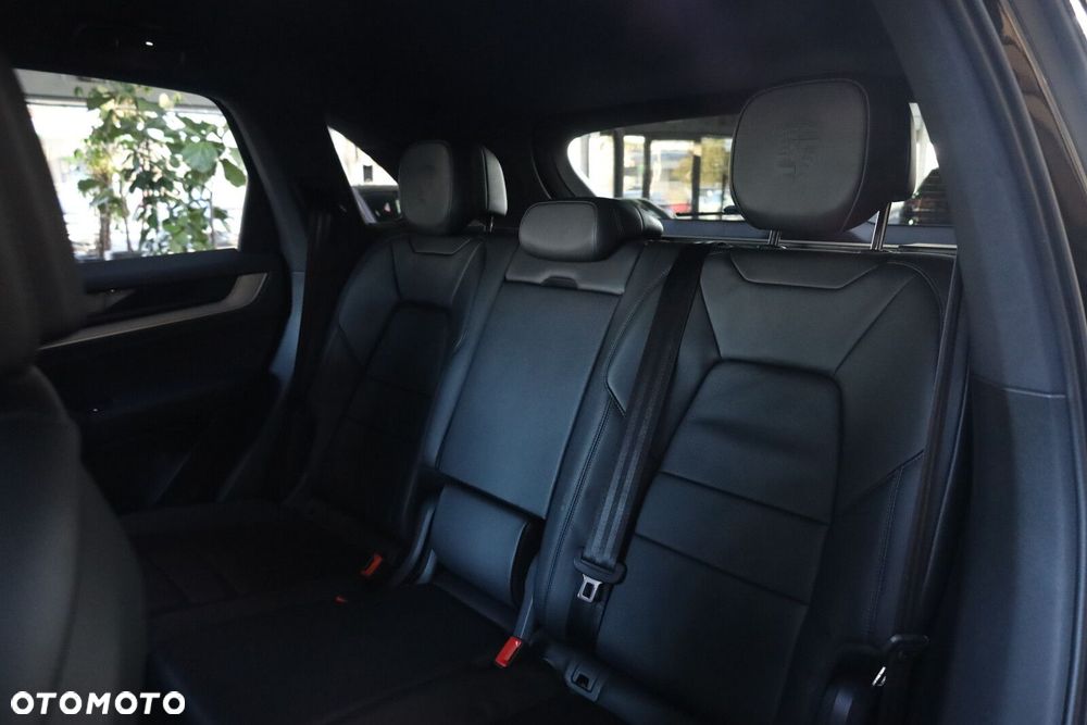 Porsche Cayenne - 17