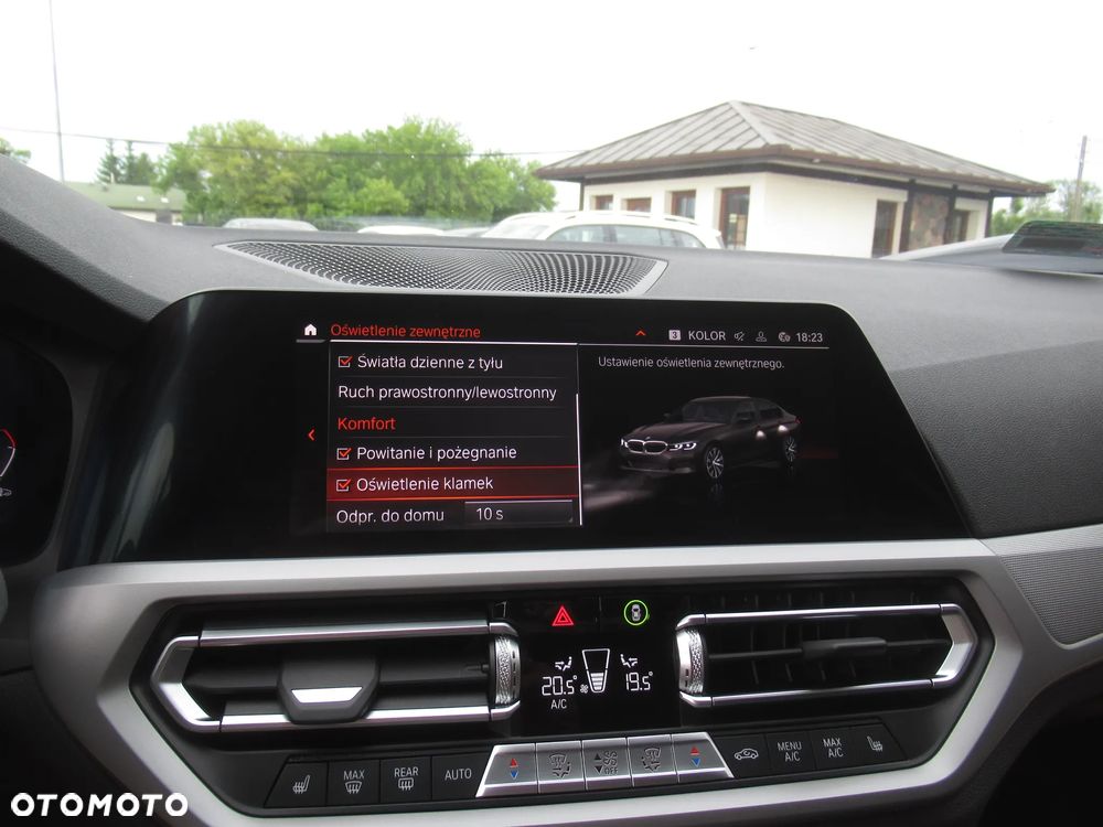 BMW Seria 3 330i xDrive - 30