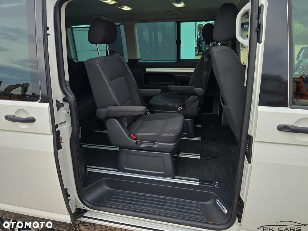Volkswagen Multivan - 17