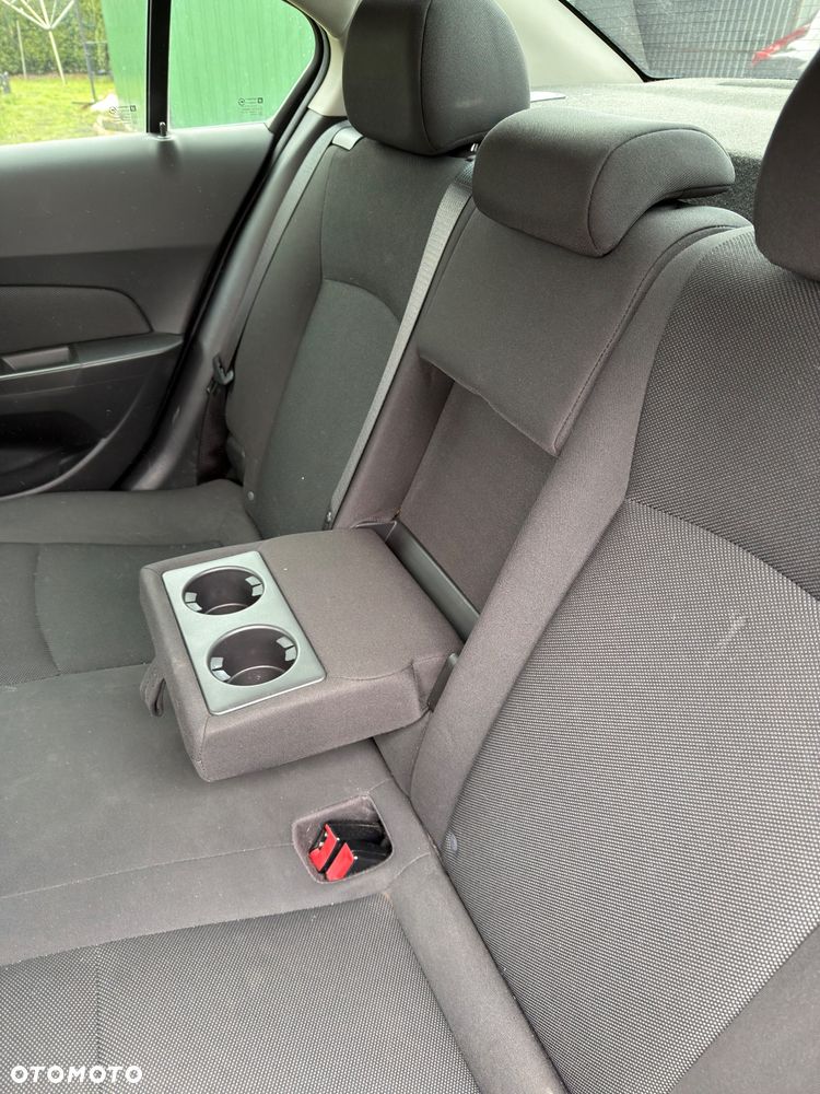 Chevrolet Cruze 1.8 Base - 8