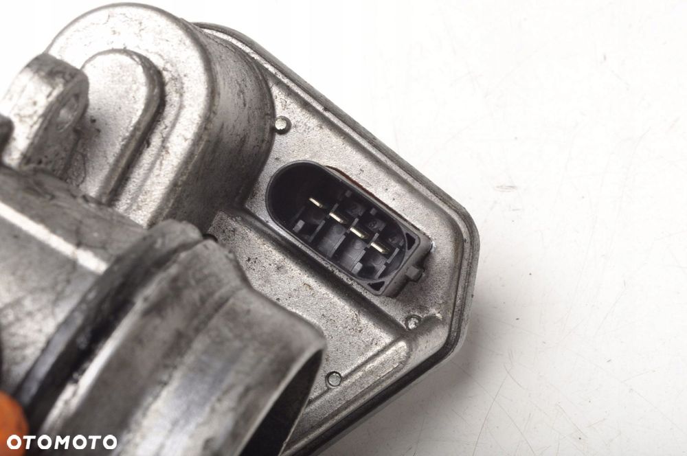 BMW E90 E91 2.0D PRZEPUSTNICA 780437304 - 4