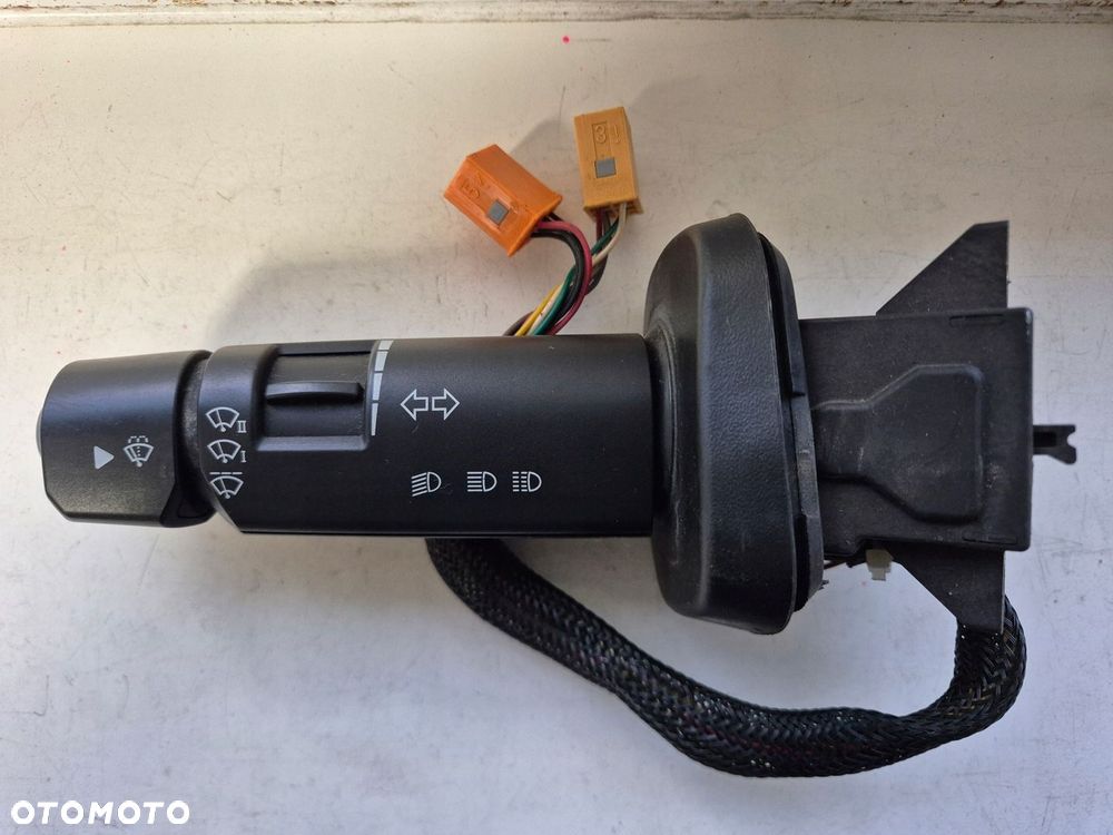 PRZEŁĄCZNIK MANETKA KIERUNKOWSKAZÓW WYCIERACZE MAN TGX TGS LIFT 81255090194 - 1