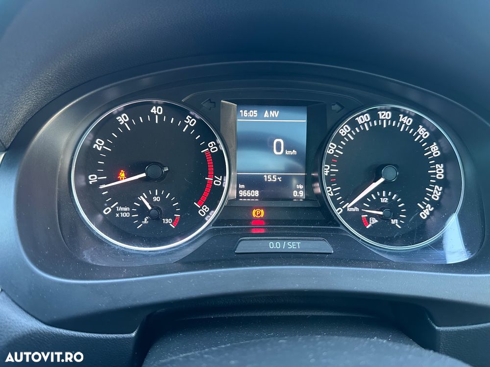 Skoda RAPID Spaceback 1.2 TSI Ambition - 10