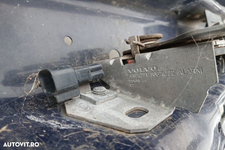 Trager / Calandru 2.0 D 30674771 2.0 D 30674771 Volvo V50 1 [2003 - 2 - 5