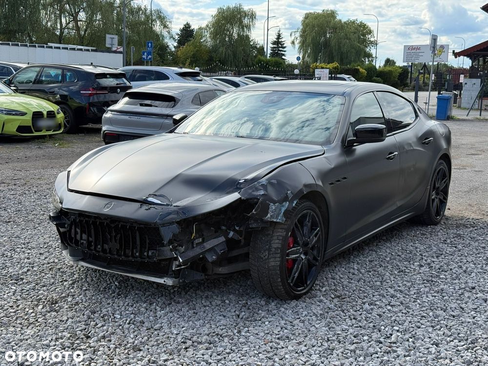 Maserati Ghibli GranSport - 11