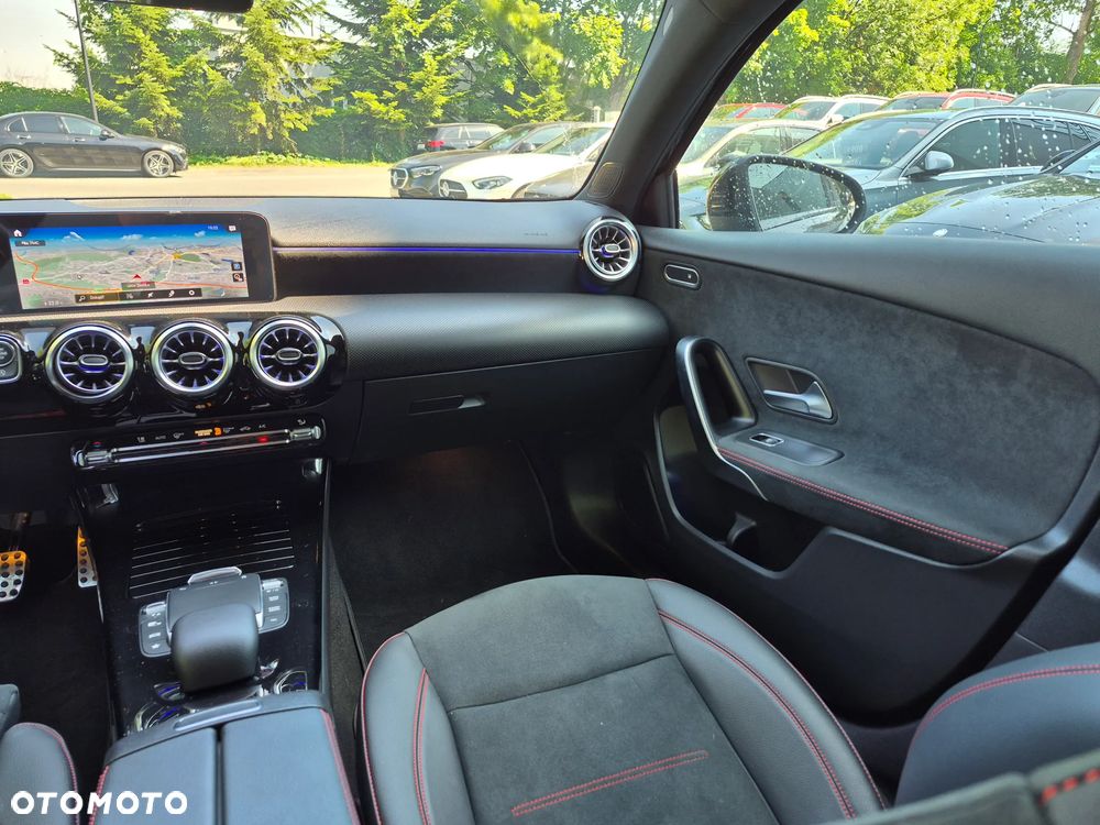 Mercedes-Benz Klasa A 180 AMG Line 7G-DCT - 25