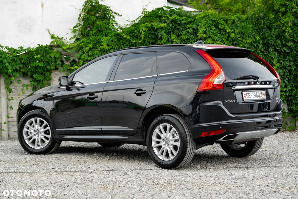 Volvo XC 60 D5 AWD Geartronic Momentum - 11