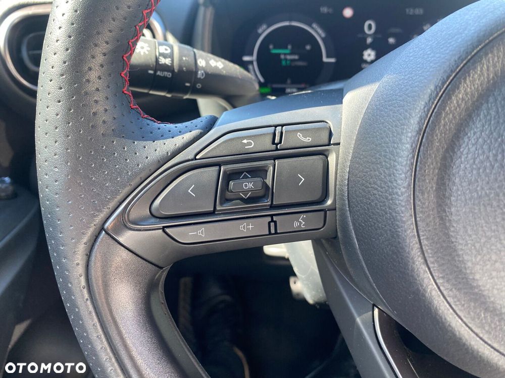 Toyota Yaris Hybrid 1.5 GR Sport - 13