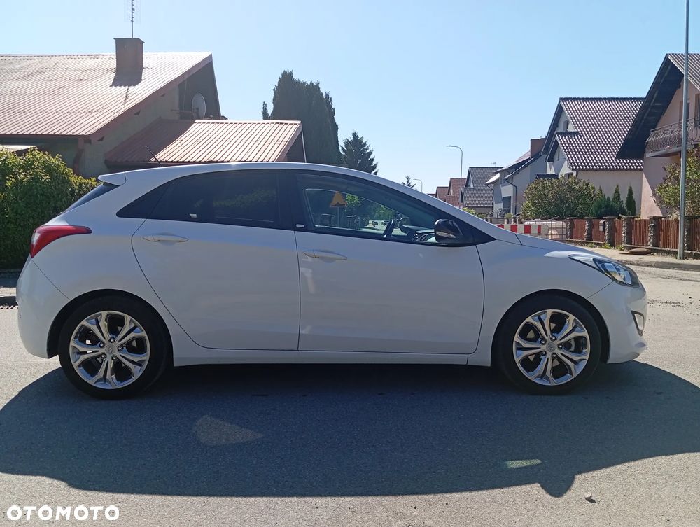 Hyundai i30 blue 1.6 CRDi YES Gold - 23