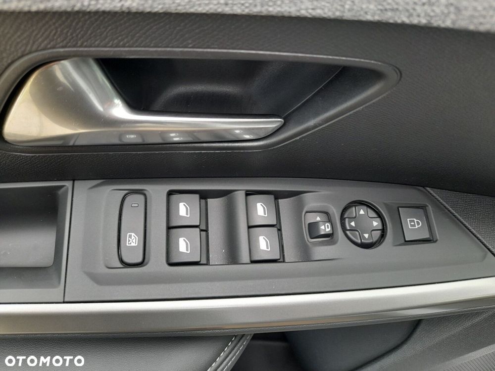 Peugeot 3008 1.2 PureTech mHEV Allure Pack S&S e-DCS6 - 11