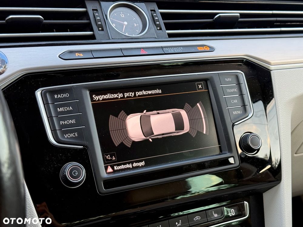 Volkswagen Passat - 14