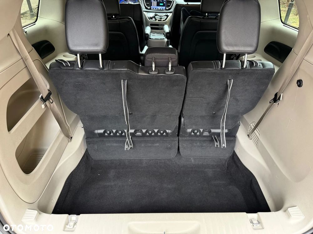 Chrysler Pacifica - 9
