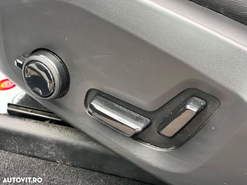 Volvo XC 60 T8 Twin Engine AWD R-Design - 12